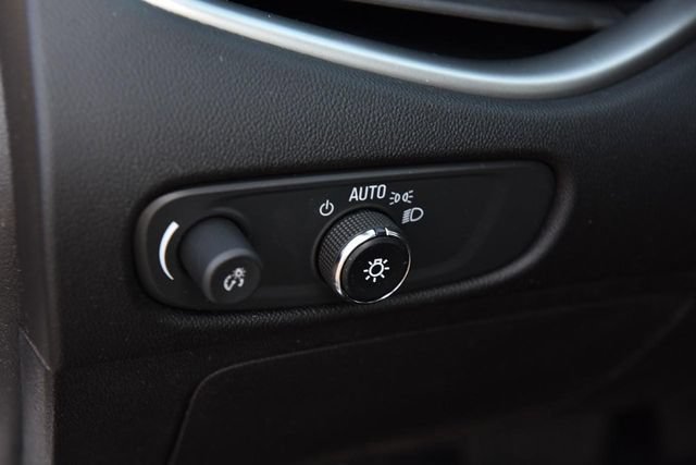 Used 2022 Chevrolet Malibu RS FWD image 9