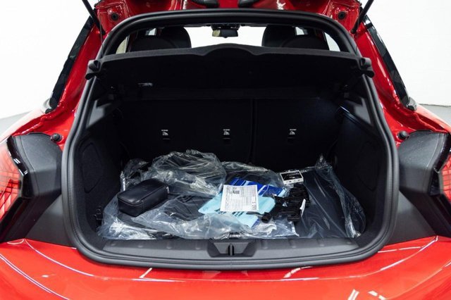 Certified 2026 MINI Cooper 4-Door Hardtop FWD image 9