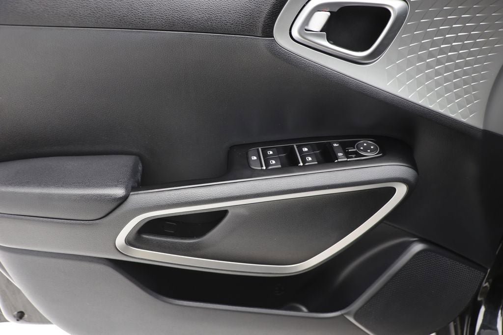 Used 2023 Kia Soul S FWD image 14