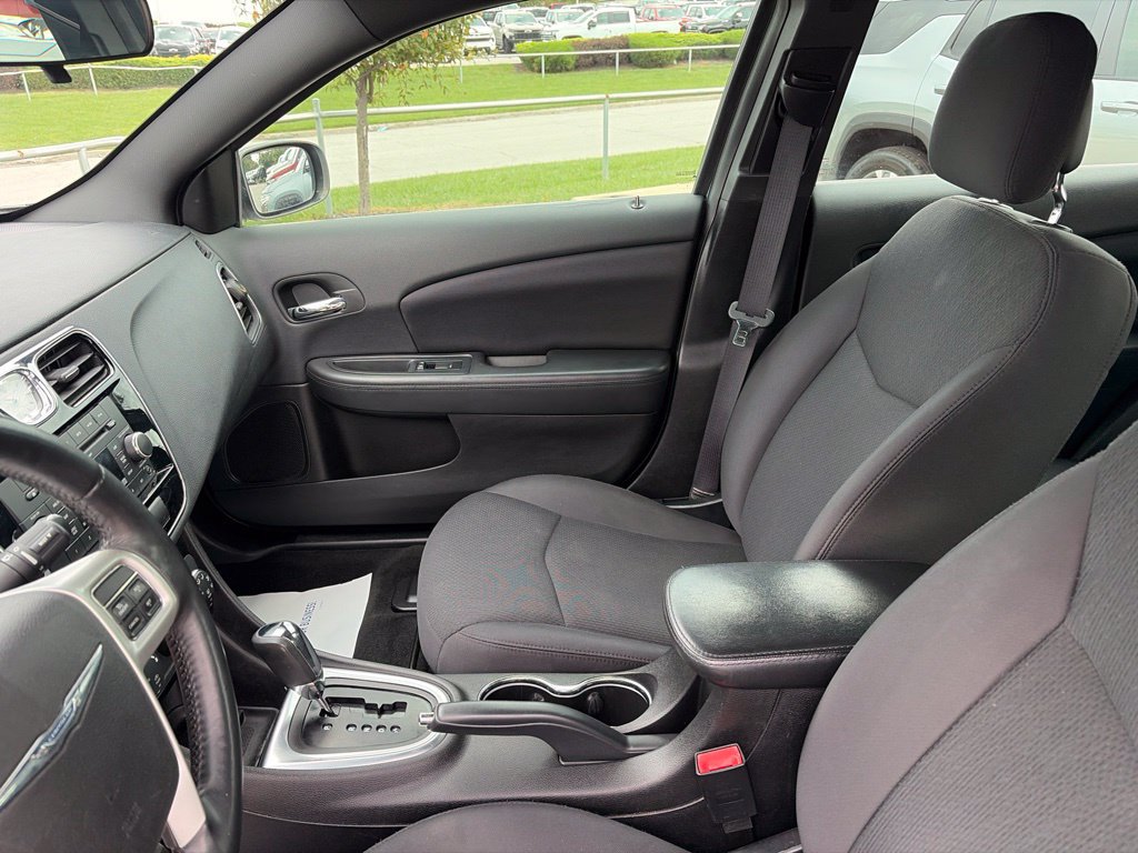 Used 2014 Chrysler 200 Touring FWD image 39