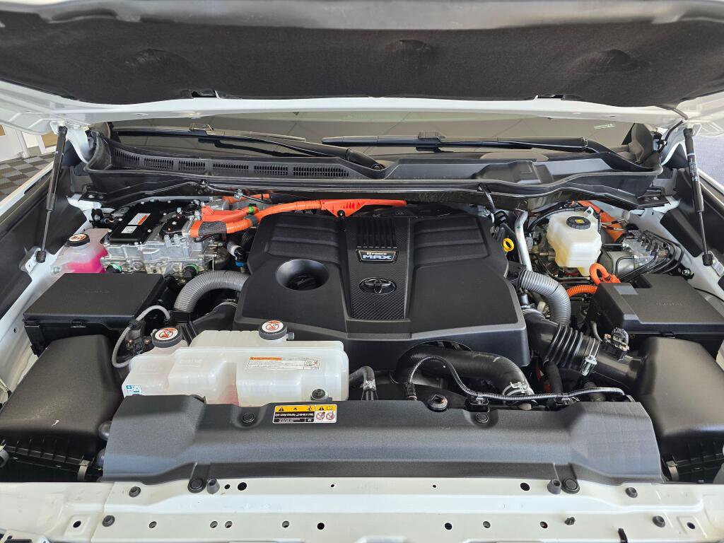 Certified 2025 Toyota Sequoia Limited AWD/4WD image 9