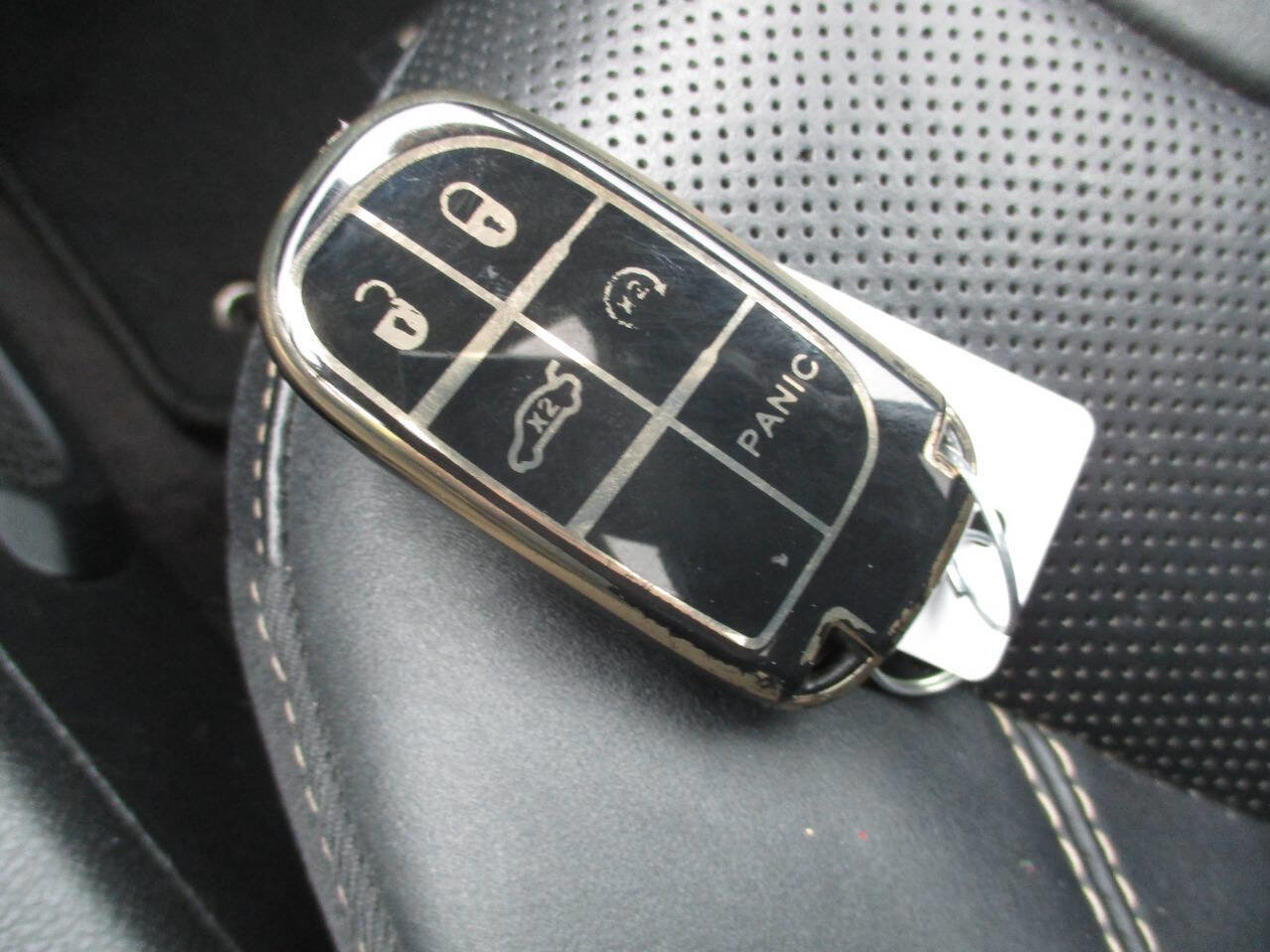 Used 2016 Jeep Cherokee Limited w/ Luxury Group image 35