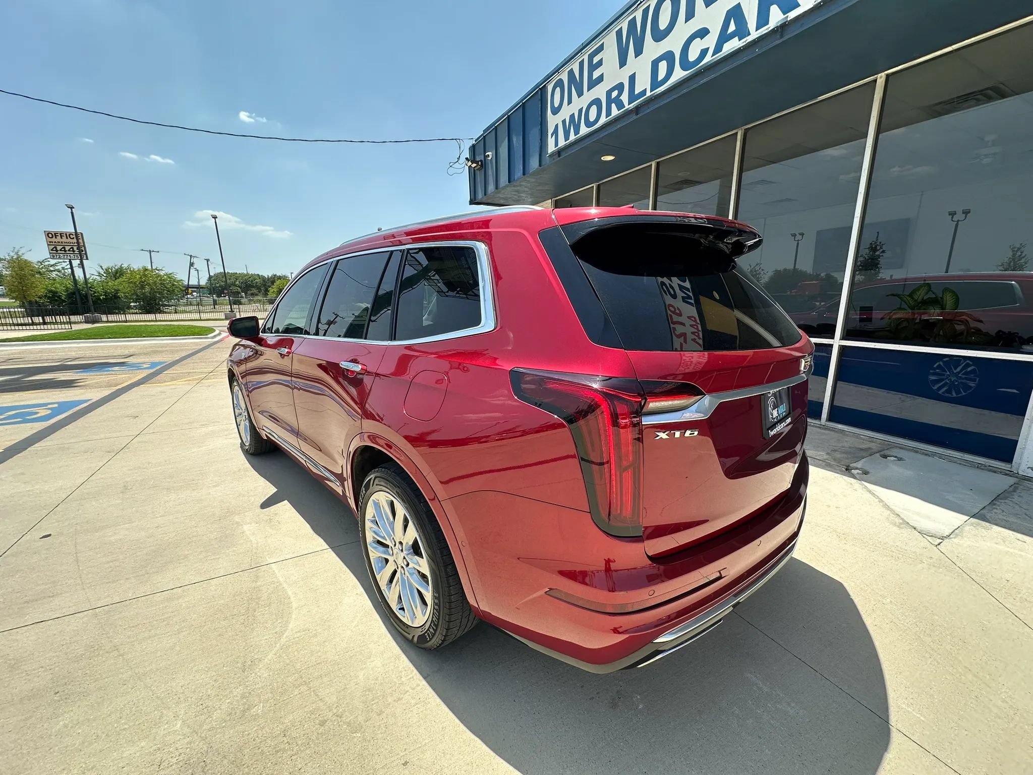 Used 2020 Cadillac XT6 Premium Luxury FWD image 3