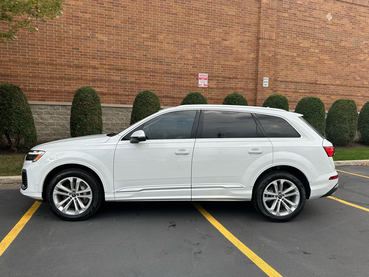 Used 2025 Audi Q7 3.0T Premium Plus w/ Premium Plus Package image 49