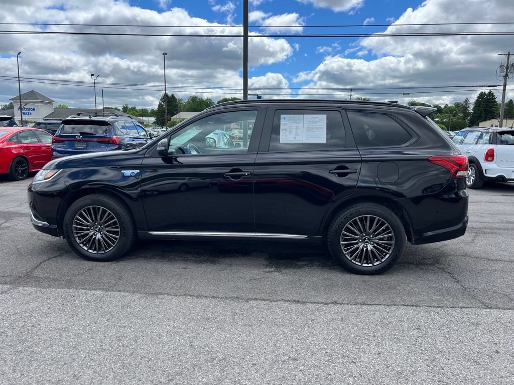 Used 2022 Mitsubishi Outlander GT AWD/4WD image 2