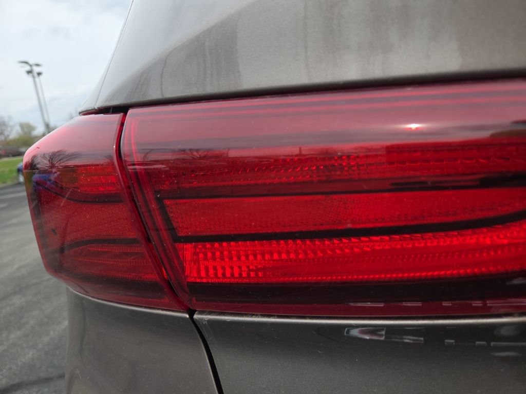 Used 2019 Hyundai Santa Fe SEL image 10