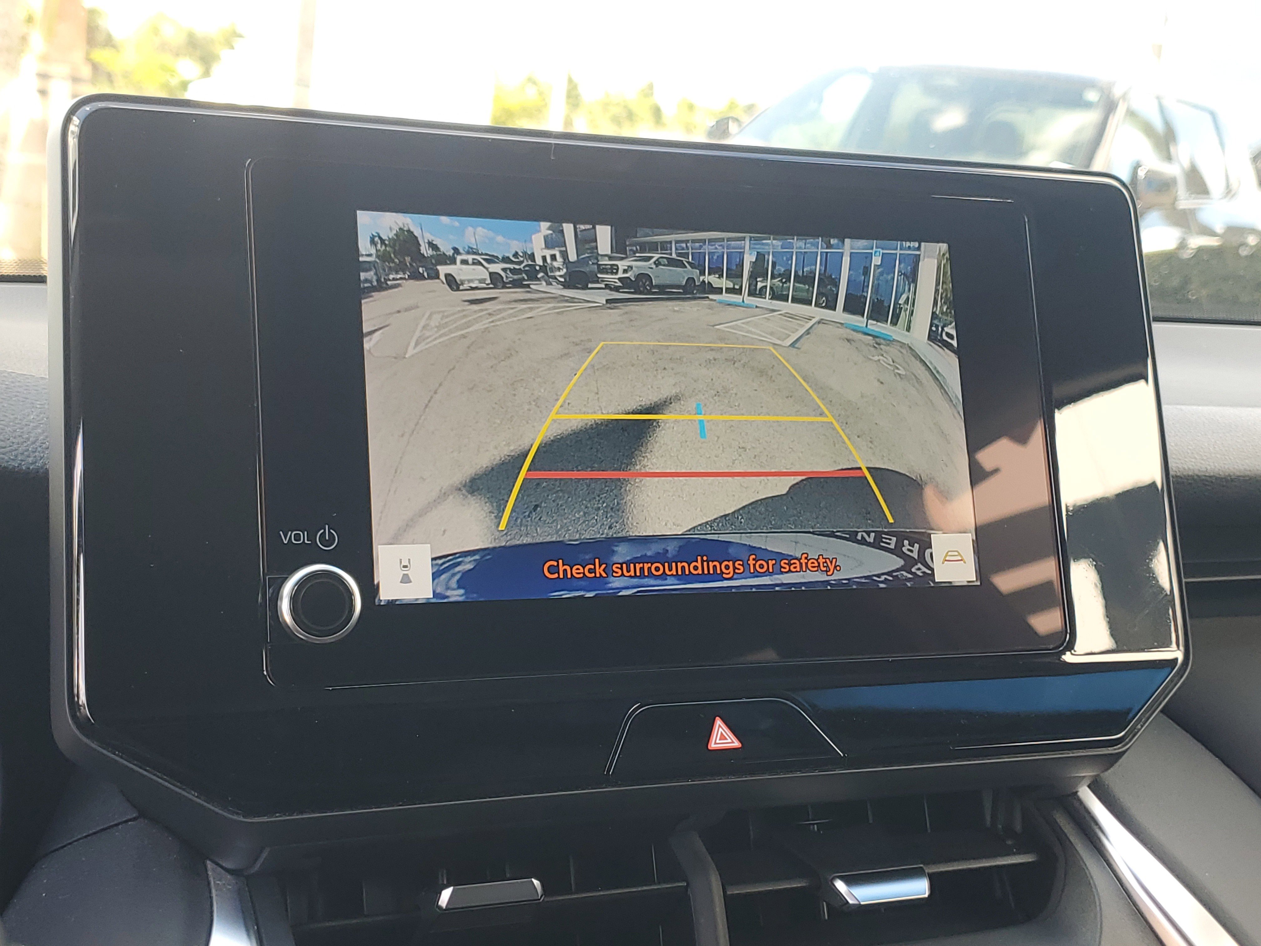 Used 2024 Toyota Venza LE image 10