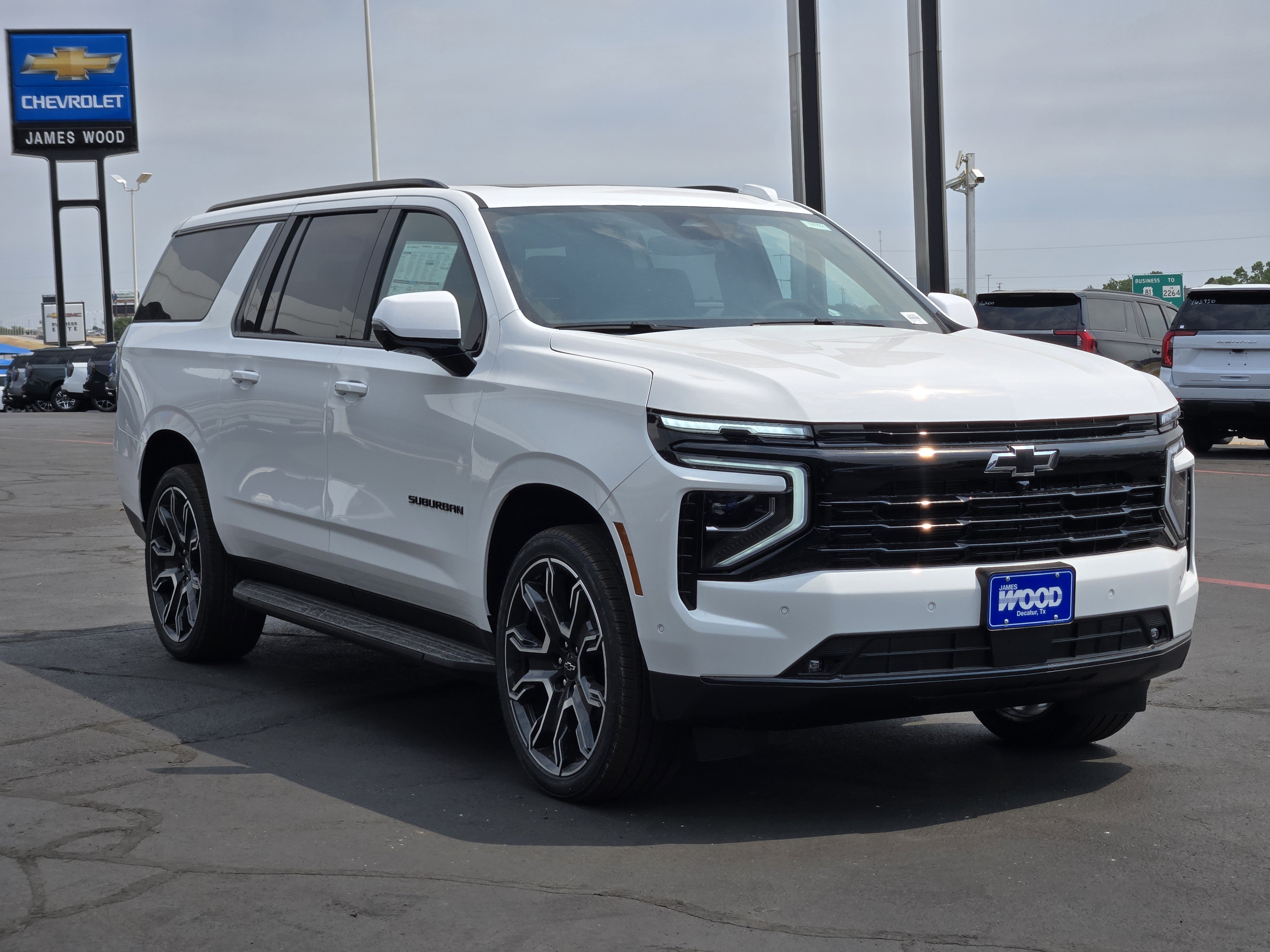 New 2026 Chevrolet Suburban RST w/ RST Capability Package AWD/4WD image 2