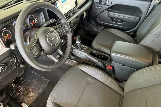 New 2026 Jeep Gladiator Sport AWD/4WD image 7
