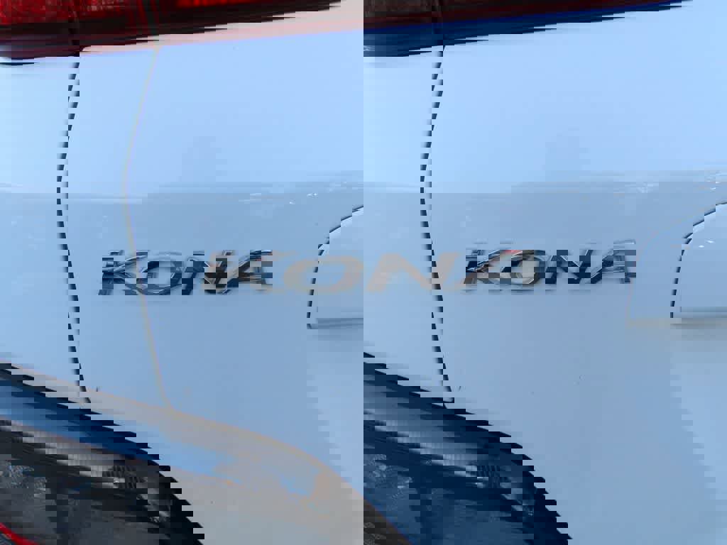 Used 2023 Hyundai Kona SEL AWD/4WD image 7