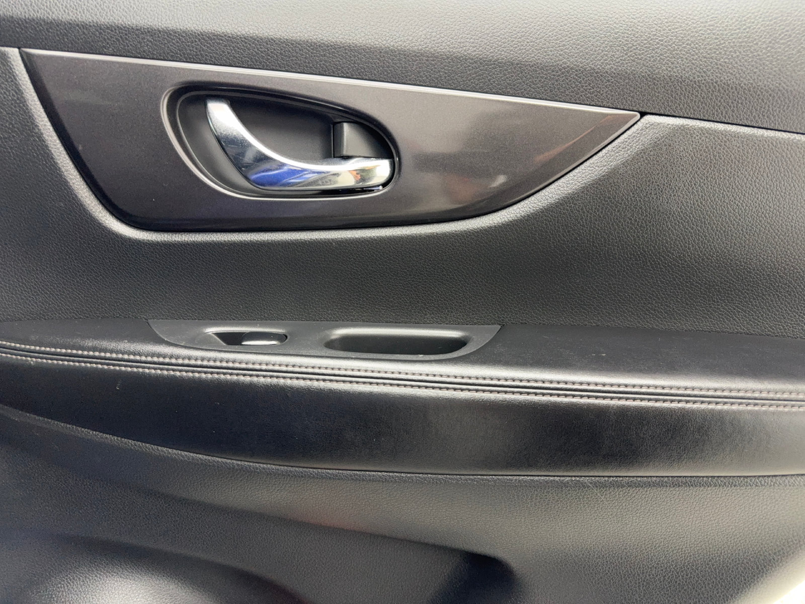 Used 2020 Nissan Rogue S w/ Special Edition Package FWD image 44
