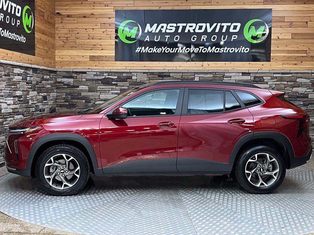 Used 2024 Chevrolet Trax LT w/ Driver Confidence Package FWD image 8
