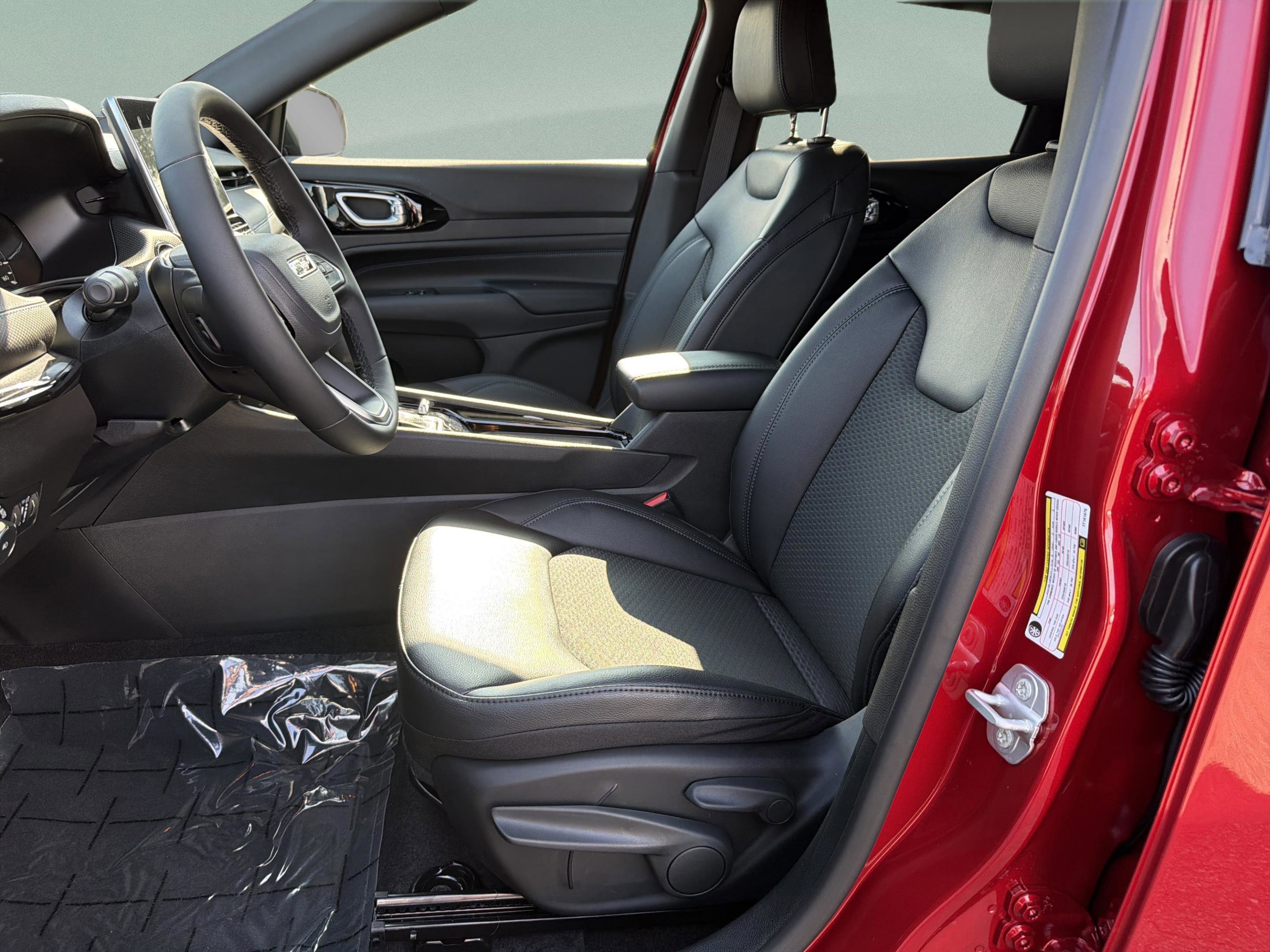 New 2026 Jeep Compass Latitude AWD/4WD image 14