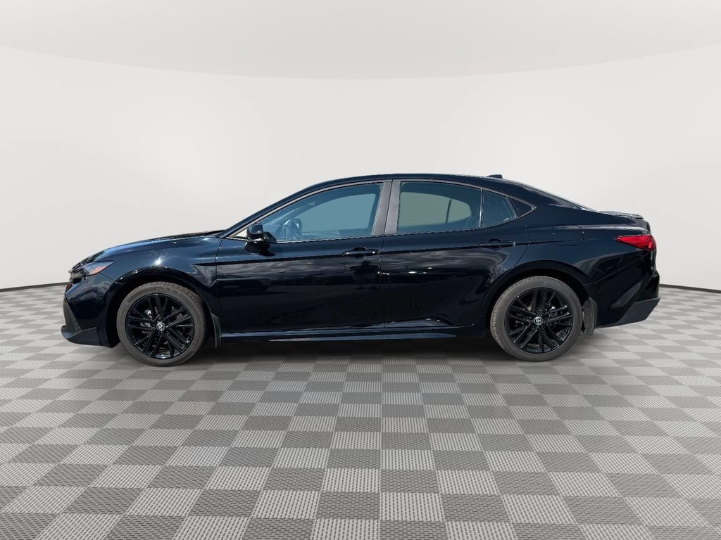 Used 2025 Toyota Camry SE AWD/4WD image 4