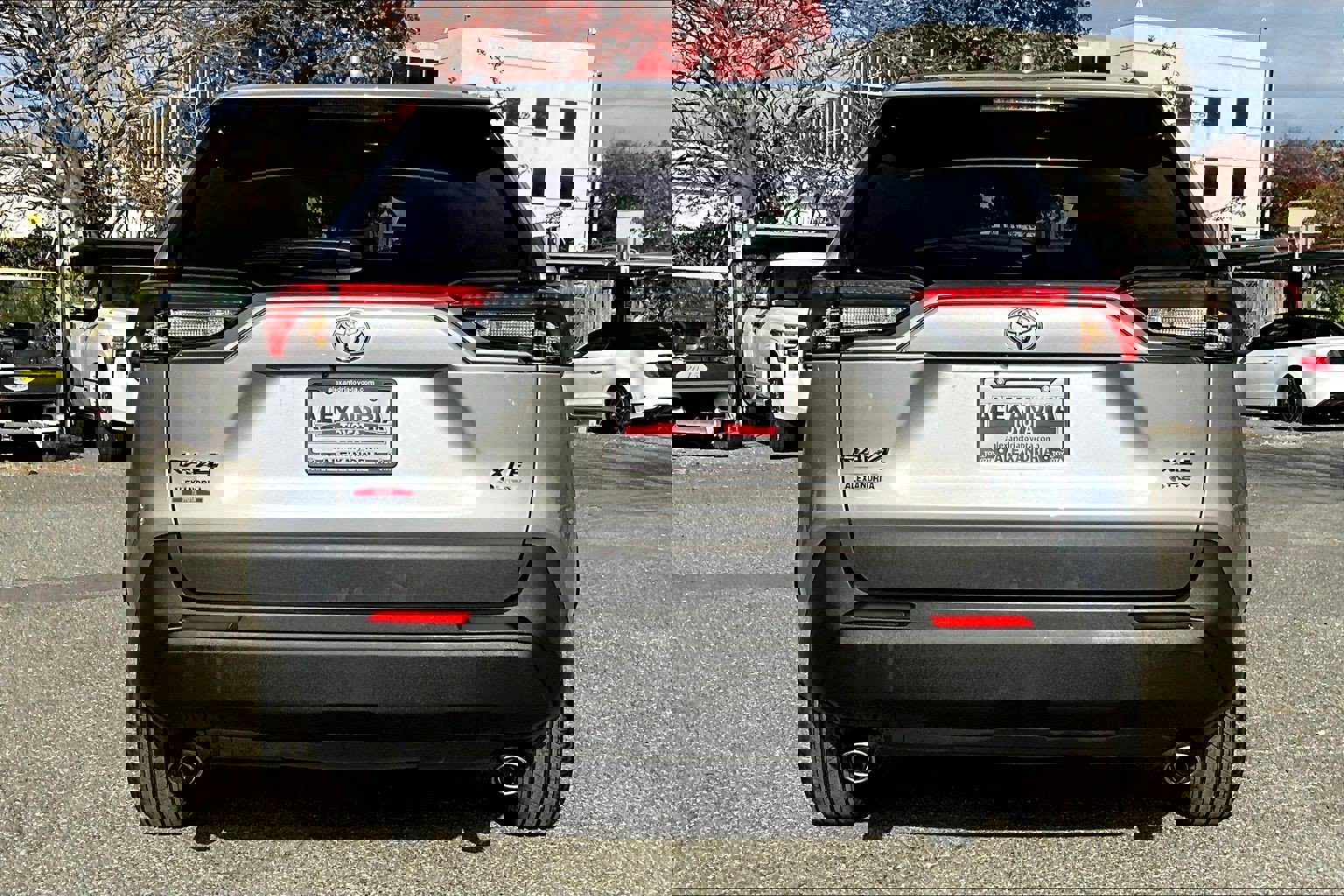 Used 2025 Toyota RAV4 XLE image 4