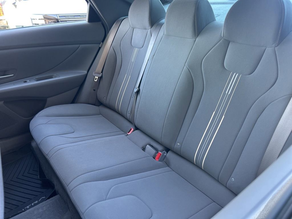 Used 2025 Hyundai Elantra Sport image 25