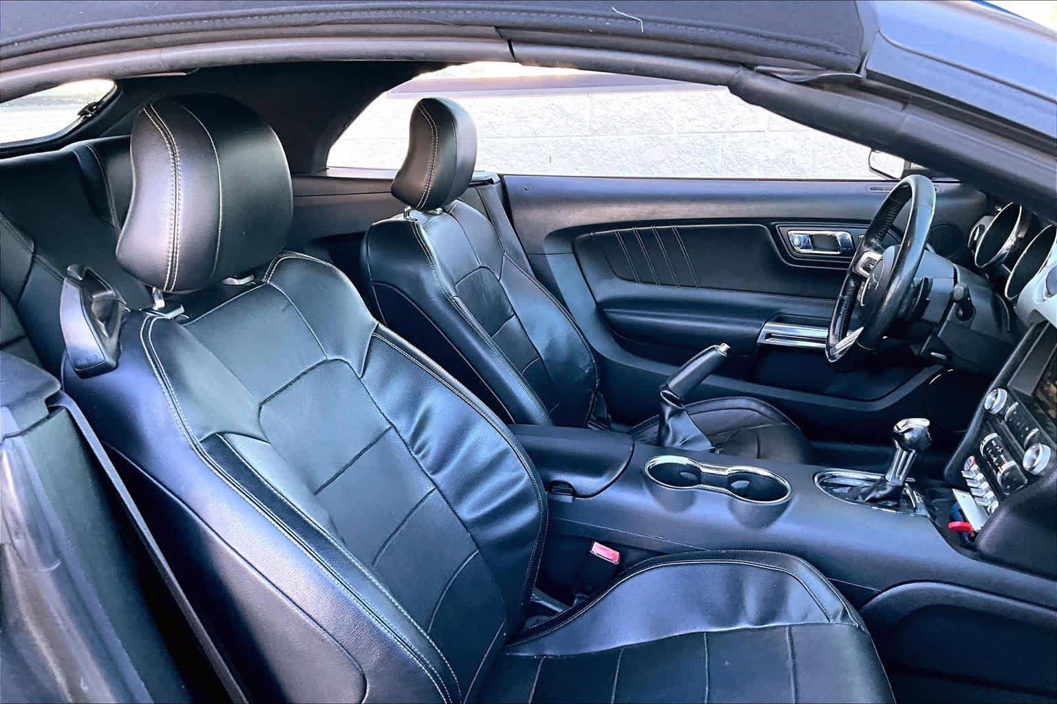 Used 2015 Ford Mustang Premium RWD image 7