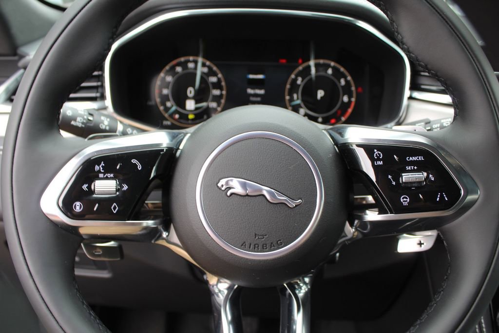Used 2026 Jaguar F-PACE R-Dynamic S image 14
