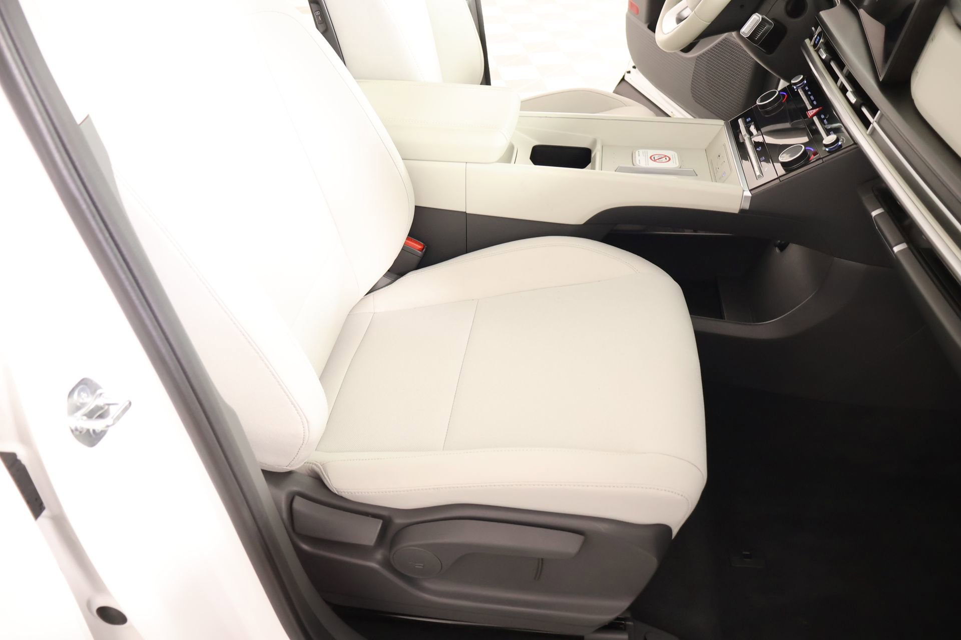 Used 2026 Hyundai Santa Fe SE FWD image 13