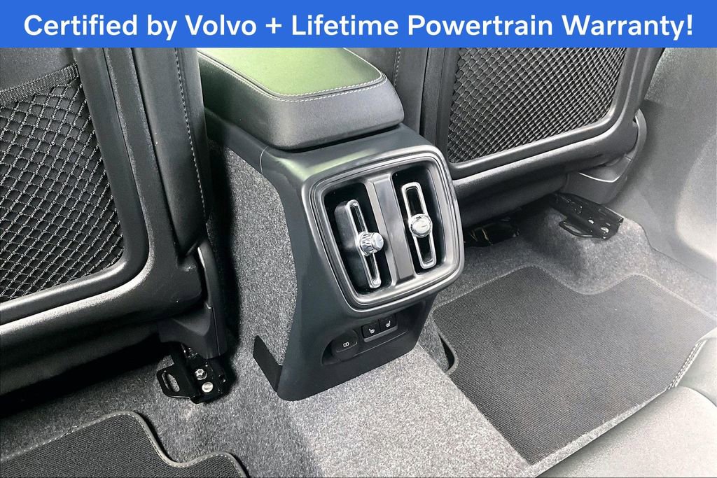 Used 2025 Volvo XC40 B5 Plus AWD/4WD image 31