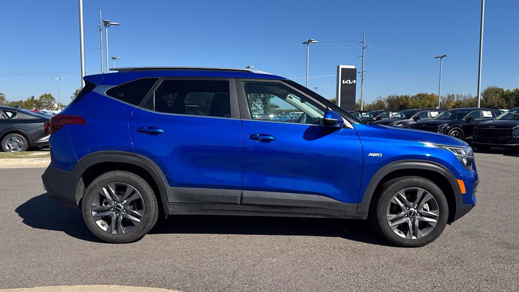 Used 2023 Kia Seltos S AWD/4WD image 11