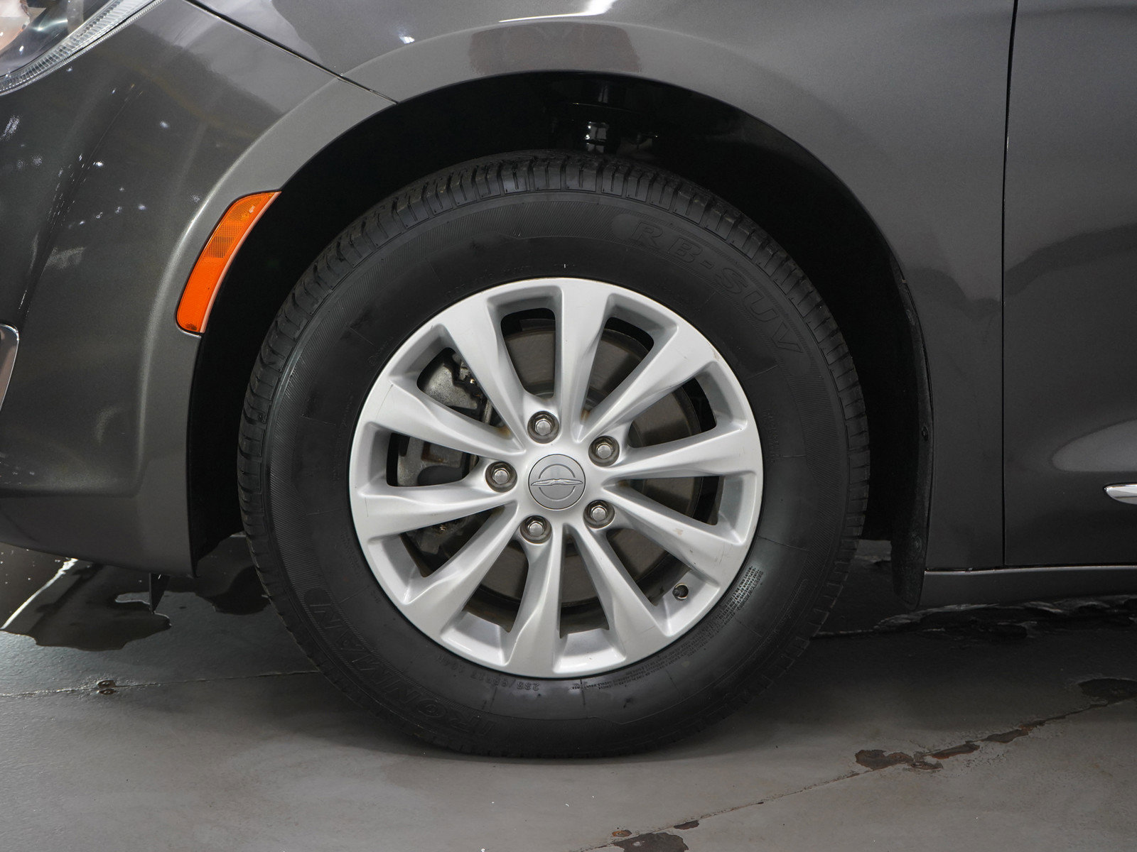 Used 2019 Chrysler Pacifica Touring-L image 31