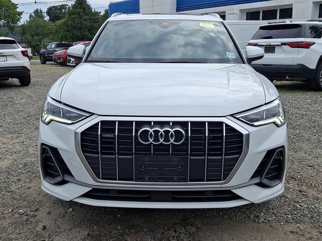 Used 2024 Audi Q3 2.0T Premium AWD/4WD image 2