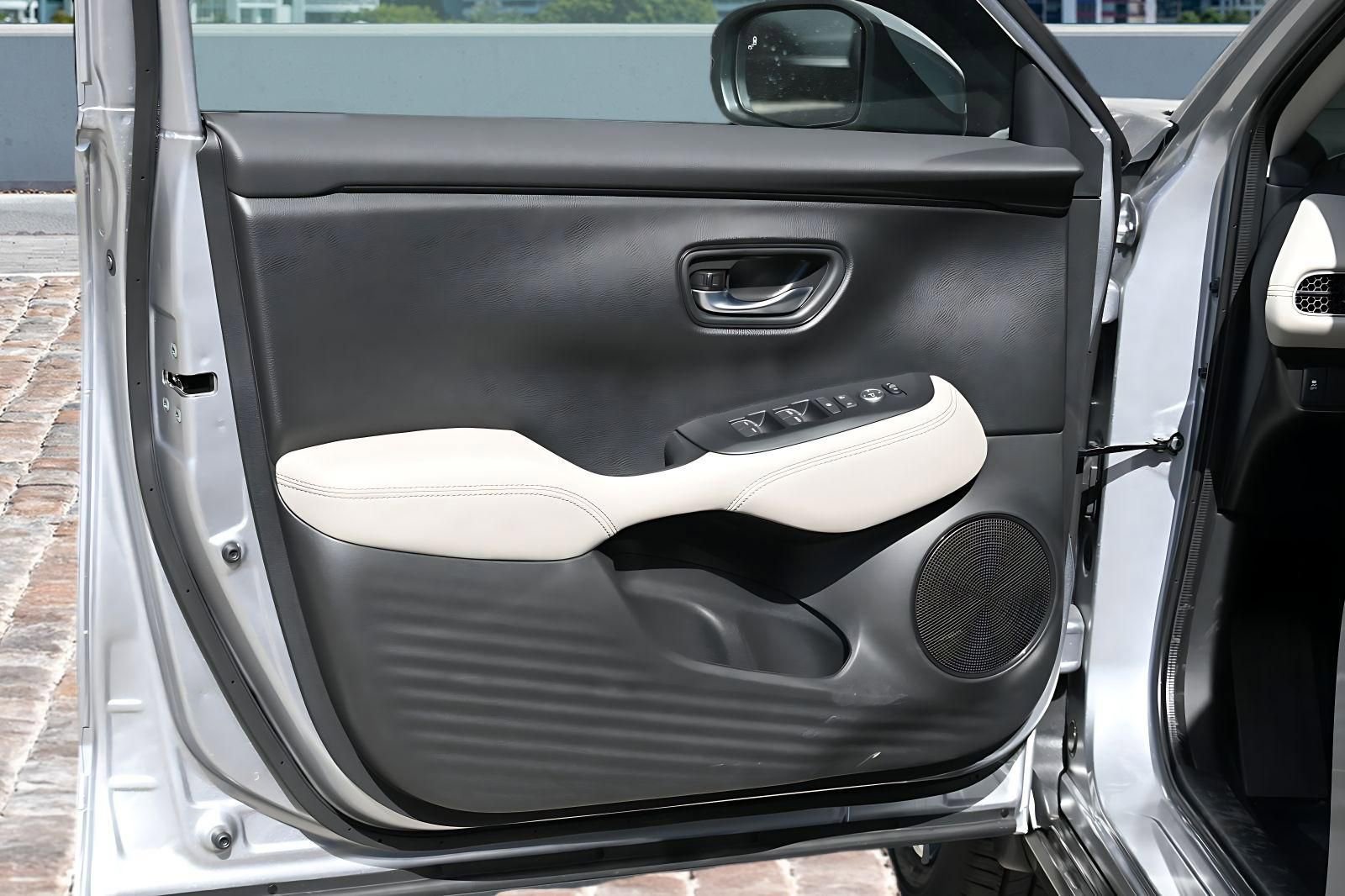 New 2026 Honda HR-V EX-L image 10