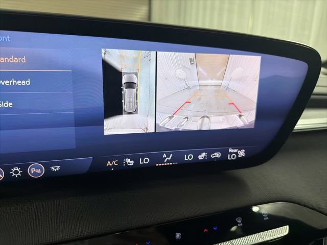 Used 2025 Buick Enclave Preferred AWD/4WD image 32