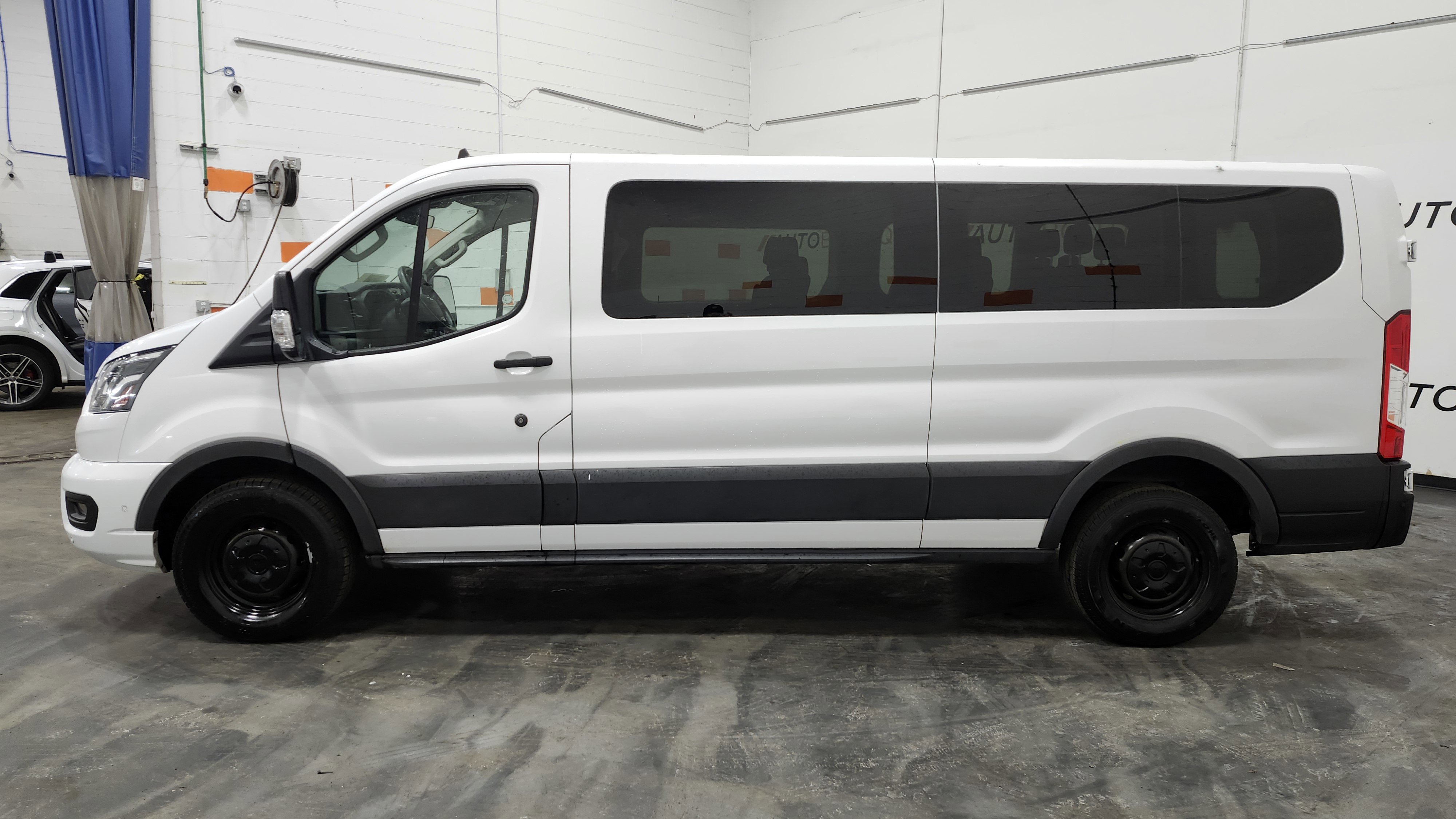 Used 2023 Ford Transit 350 XLT image 14