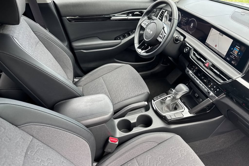 Used 2024 Kia Seltos S FWD image 16