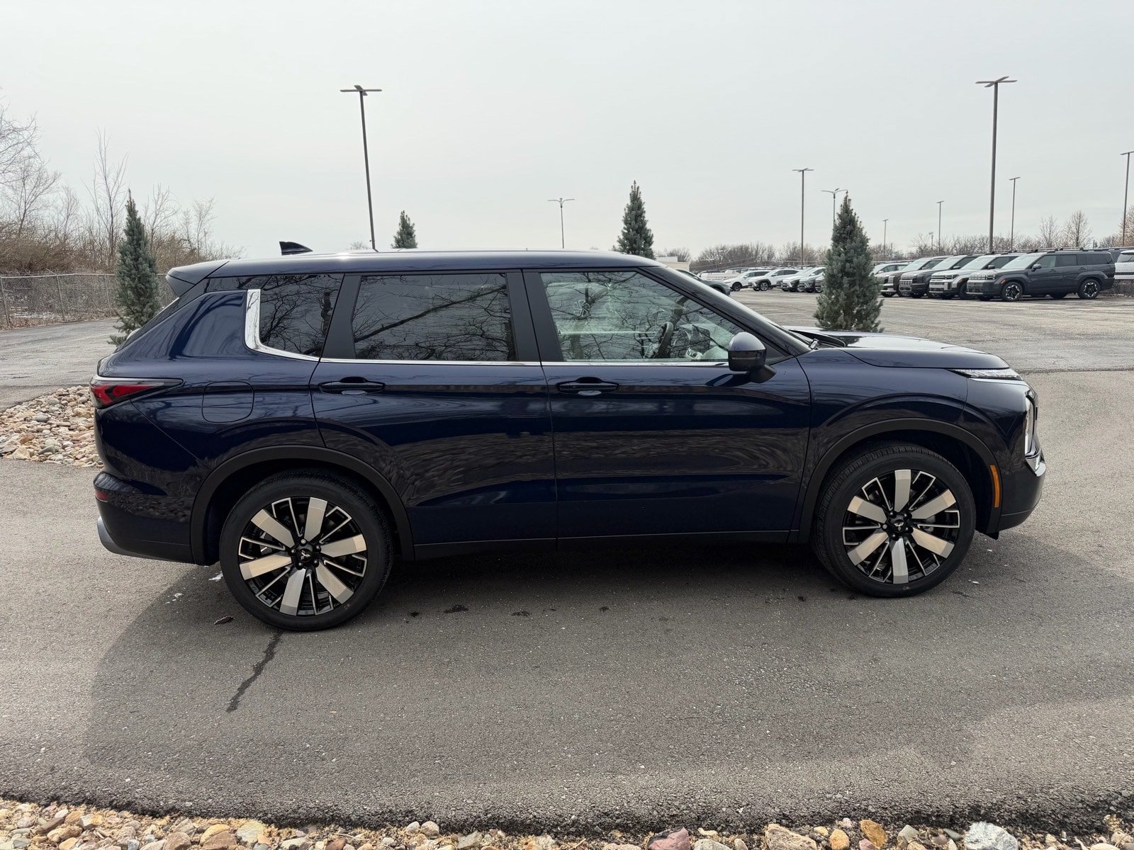 New 2026 Mitsubishi Outlander SE AWD/4WD image 6
