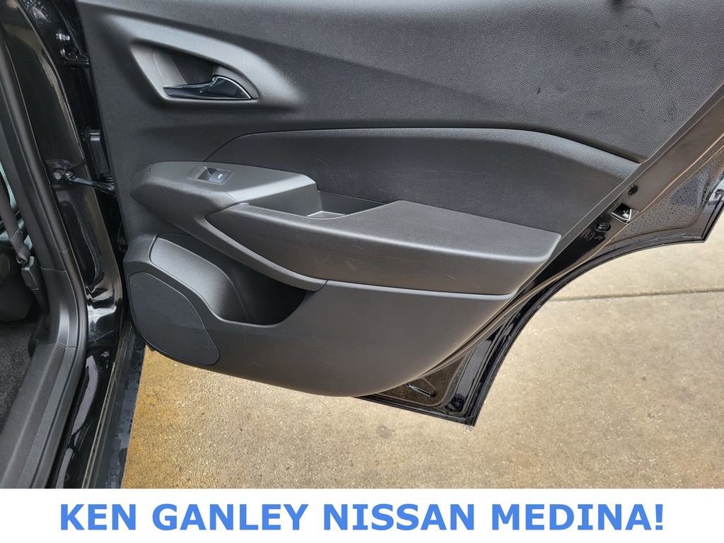 Used 2025 Chevrolet Trax LT image 46