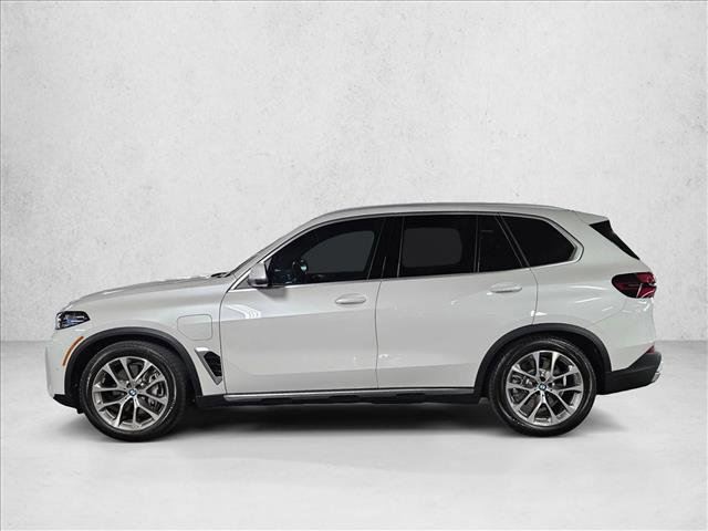 Used 2026 BMW X5 xDrive50e image 9
