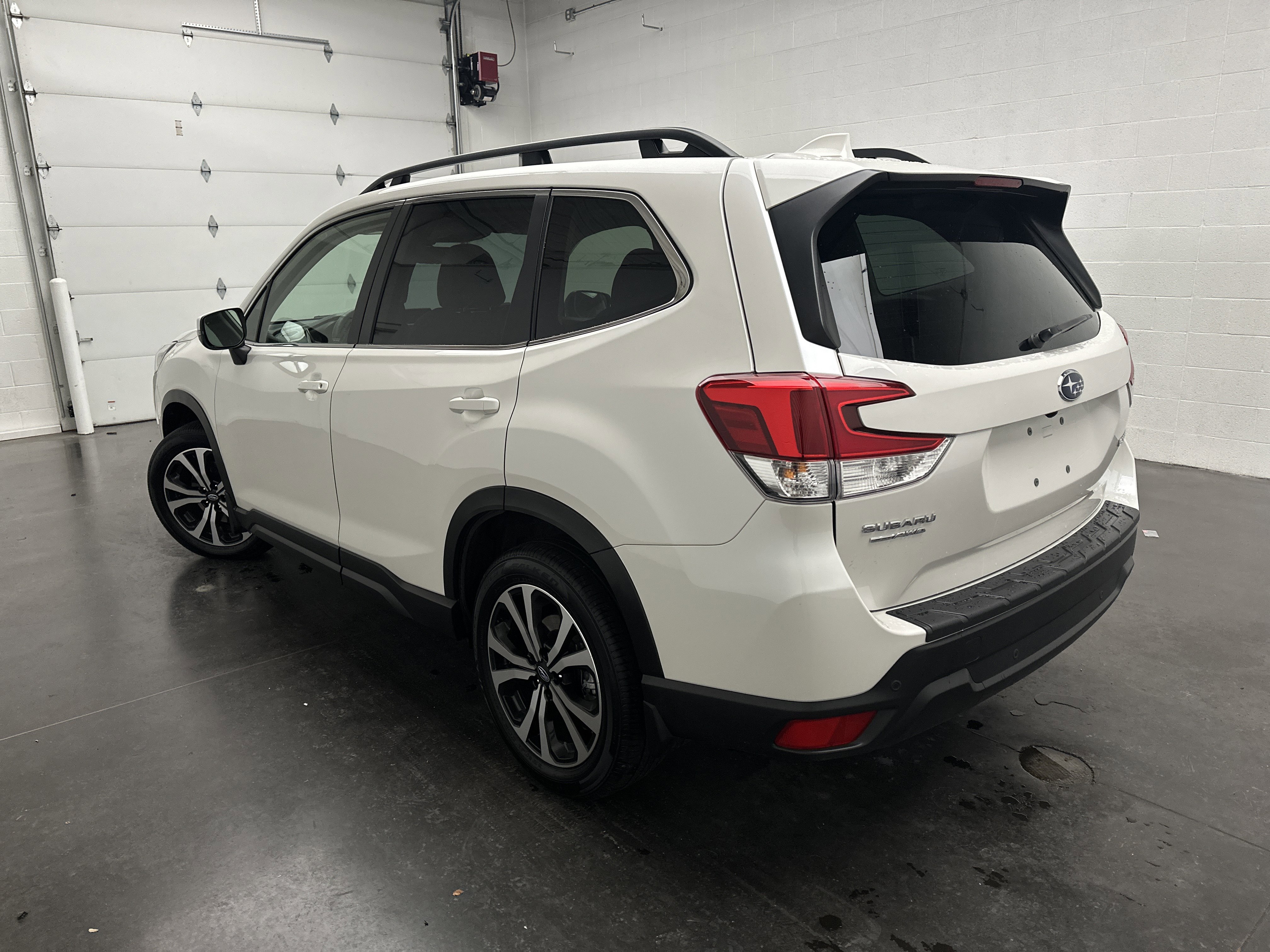 Used 2022 Subaru Forester Limited image 7