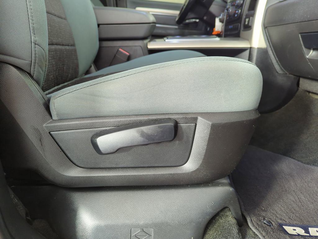 Used 2014 RAM 1500 Big Horn image 35