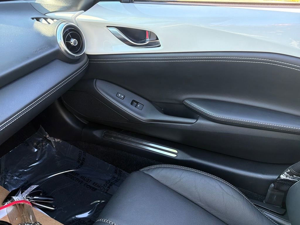 Used 2024 MAZDA MX-5 Miata RF Grand Touring w/ Weather Package image 33