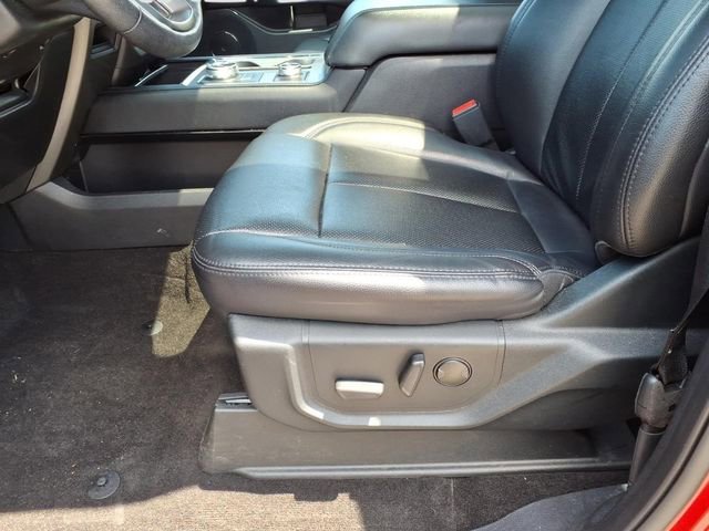 Used 2020 Ford Expedition XLT w/ Equipment Group 202A AWD/4WD image 15