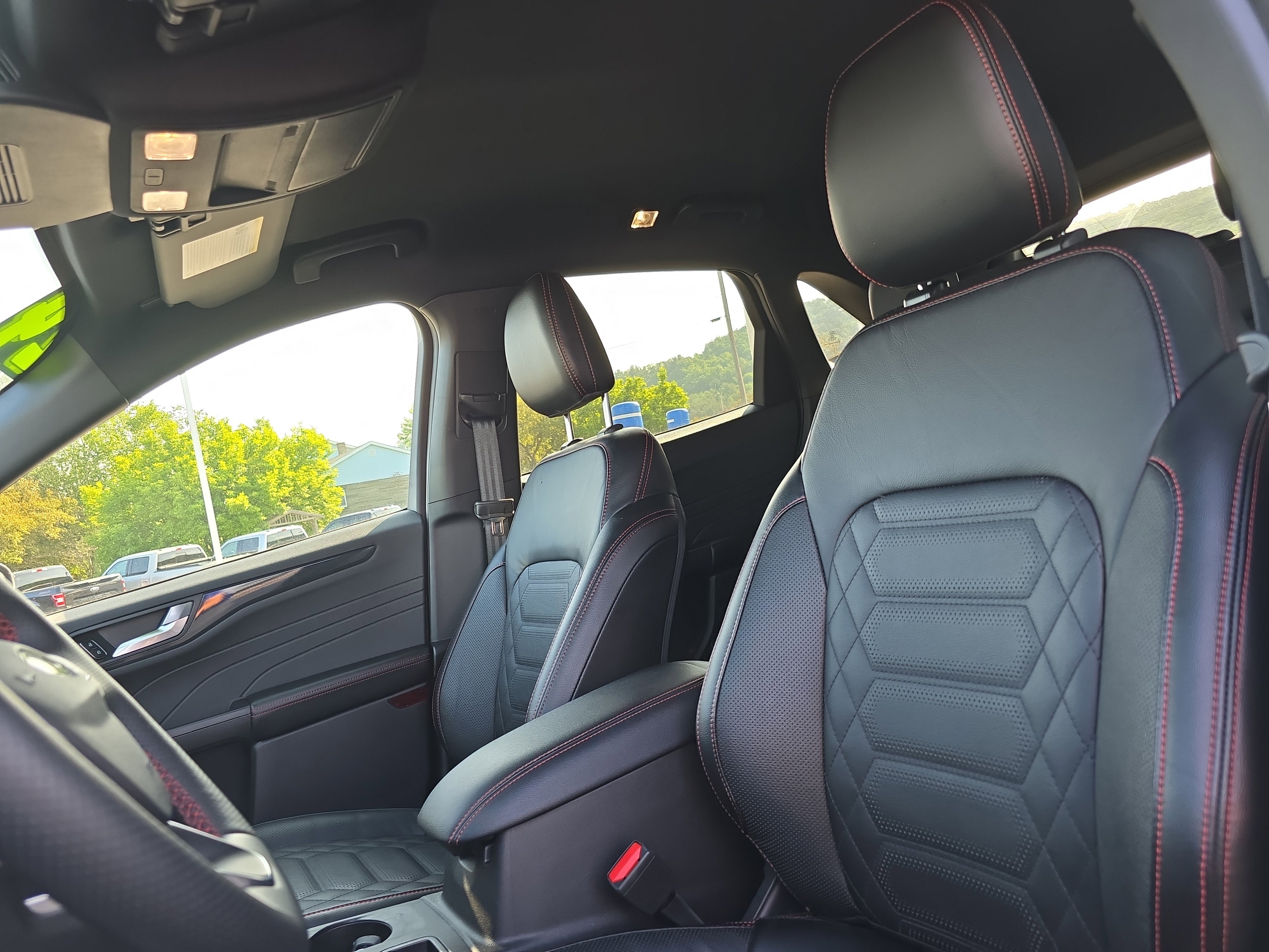 Used 2024 Ford Escape ST-Line Elite w/ Premium Technology Package image 10