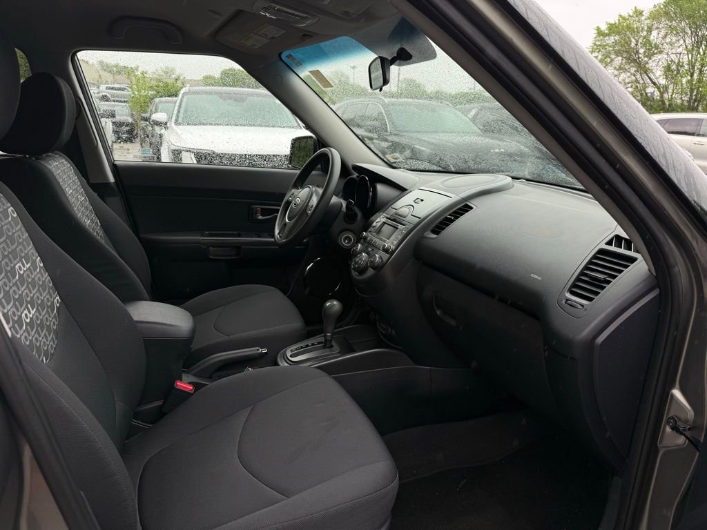 Used 2010 Kia Soul + FWD image 14