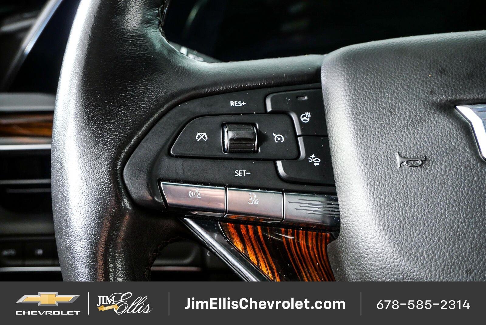 Used 2021 Cadillac Escalade Premium Luxury AWD/4WD image 11
