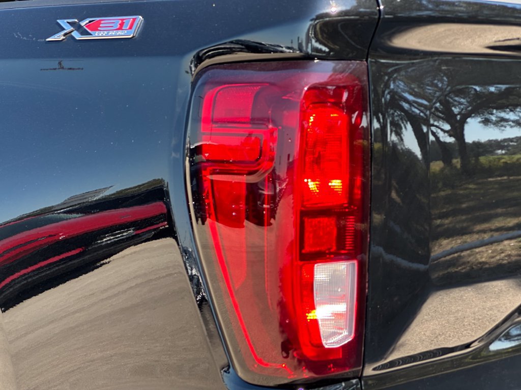 New 2026 GMC Sierra 1500 Elevation w/ Elevation Premium Package AWD/4WD image 29