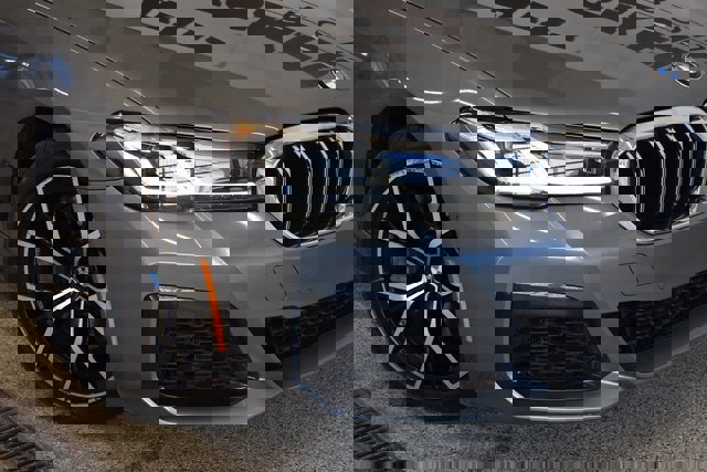 Used 2022 BMW 540i xDrive w/ M Sport Package image 15