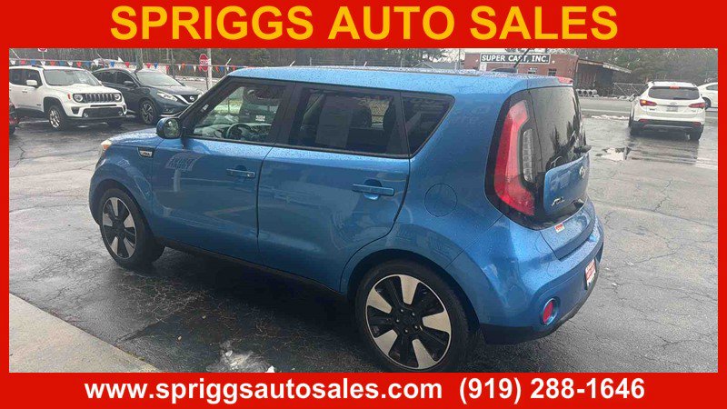Used 2018 Kia Soul + FWD image 4
