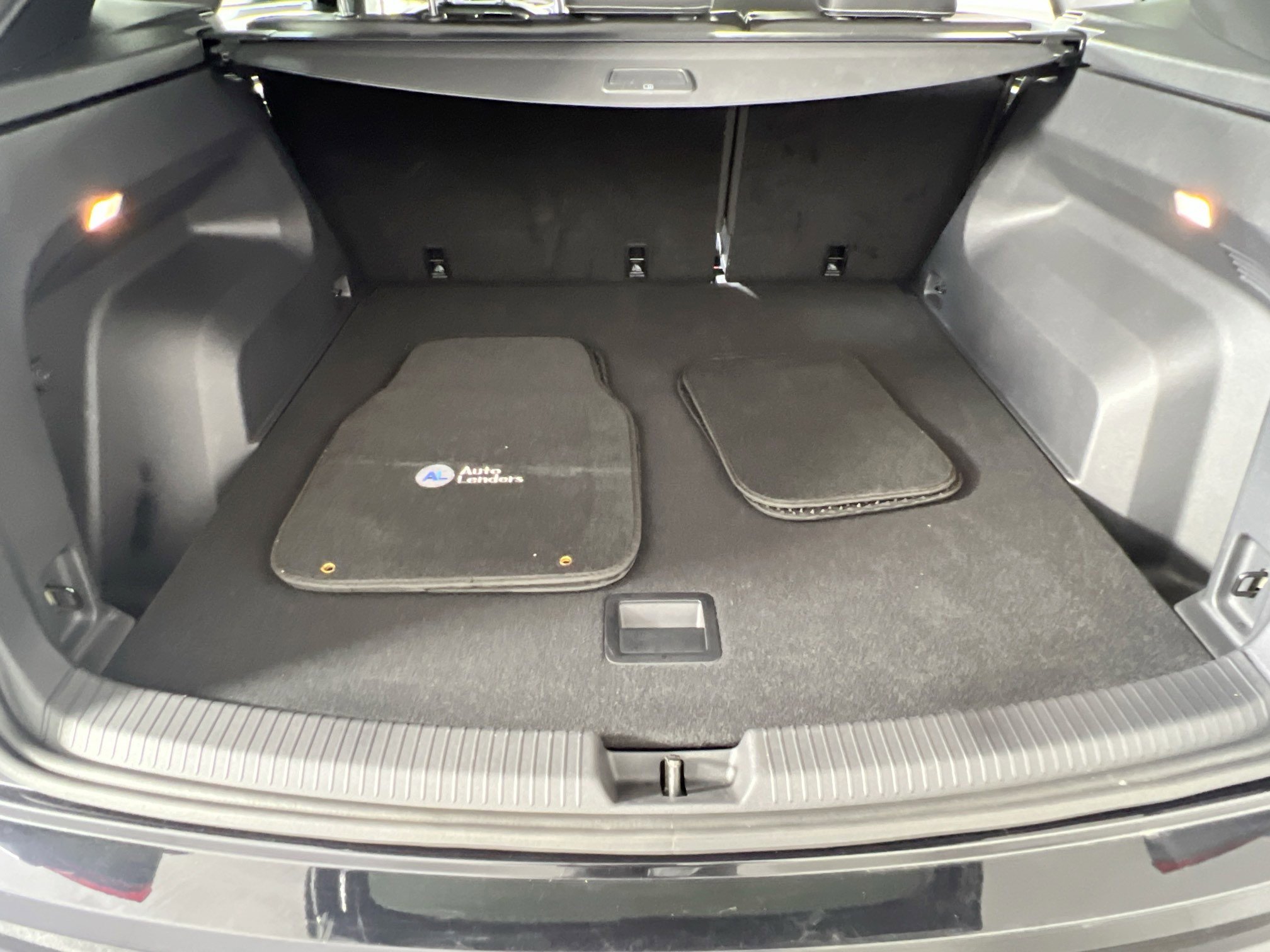 Used 2023 Volkswagen Atlas Cross Sport SE image 24