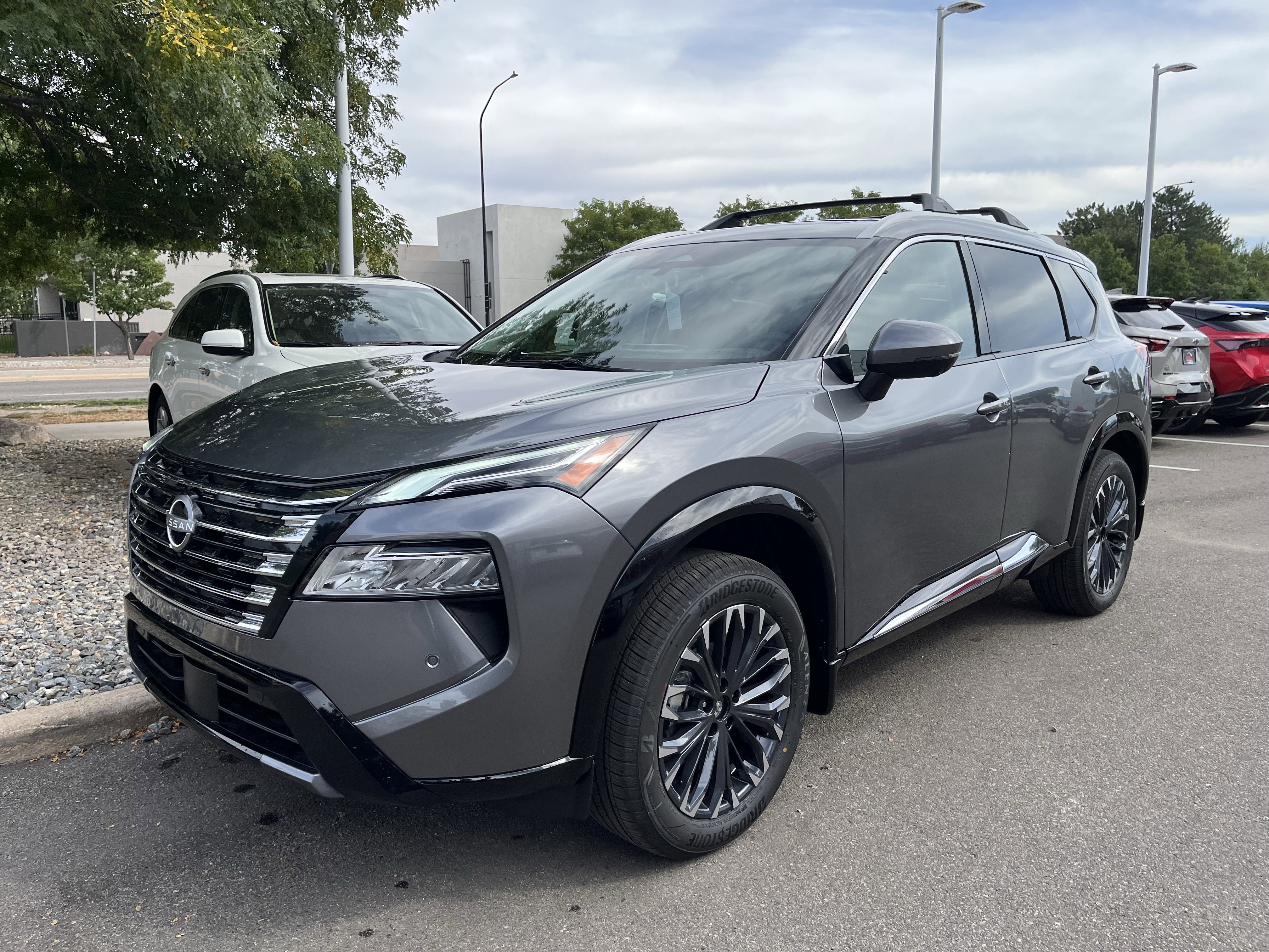 New 2026 Nissan Rogue Platinum image 3