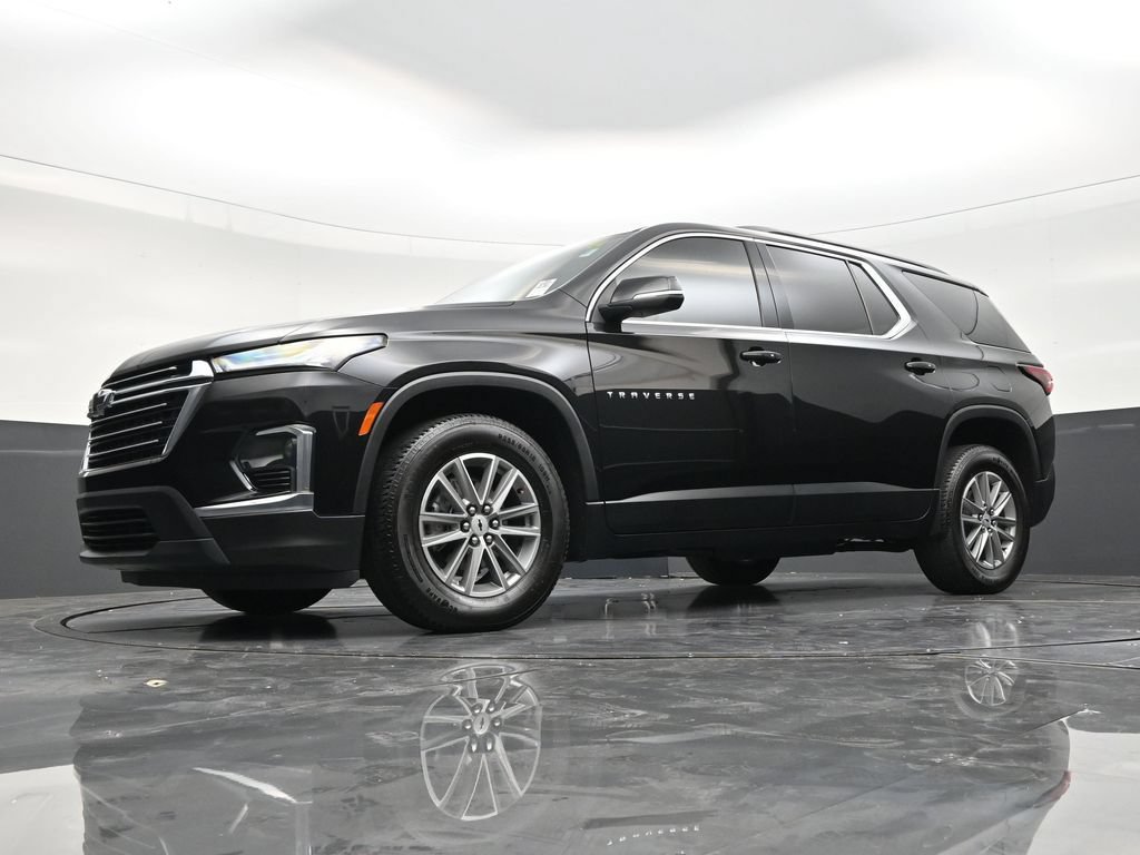 Used 2024 Chevrolet Traverse LT FWD image 17