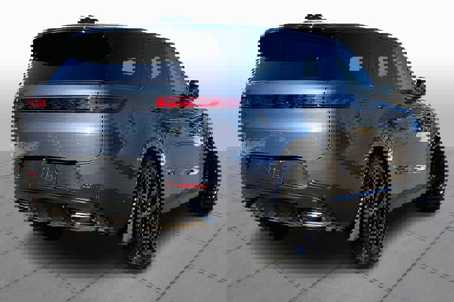 Used 2025 Land Rover Range Rover Sport SE AWD/4WD image 12