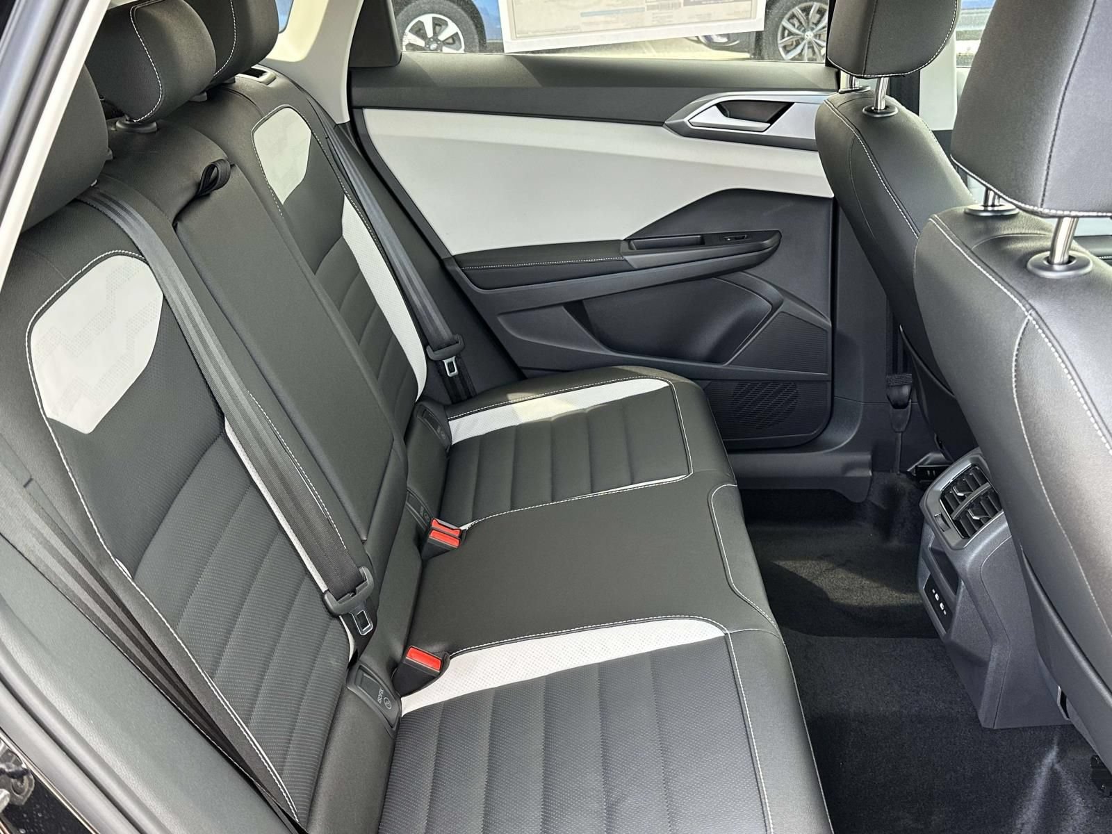 New 2026 Volkswagen Taos SEL AWD/4WD image 15