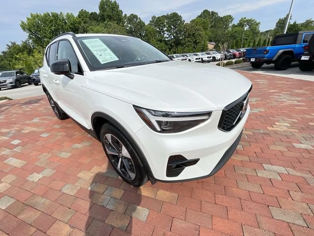 Used 2026 Volvo XC40 B5 Plus AWD/4WD image 38